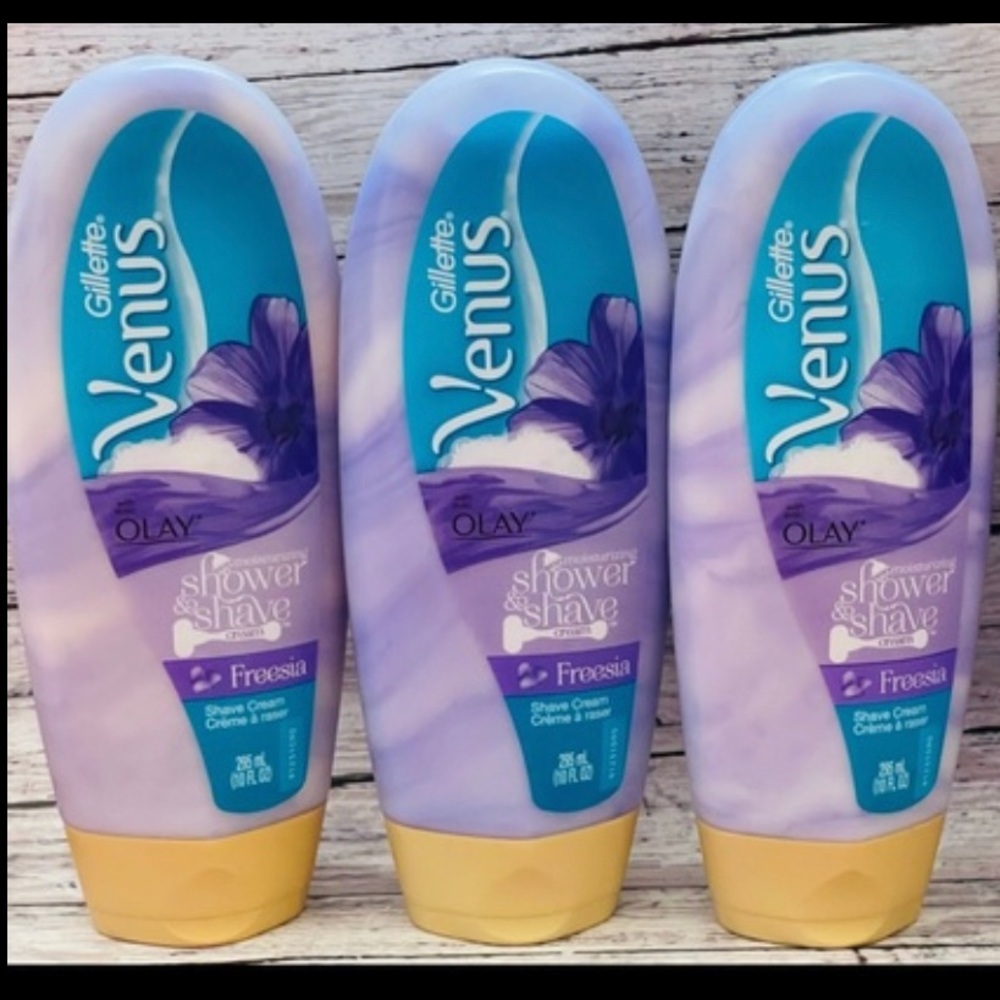 3X Gillette Venus Olay Moisturizing Shower& Shave